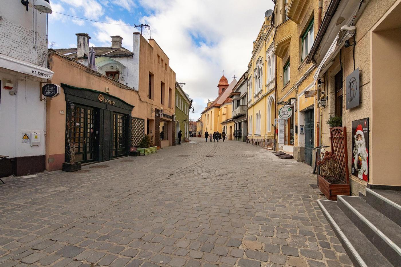 Old Town By Mm Host Apartamento Braşov Exterior foto