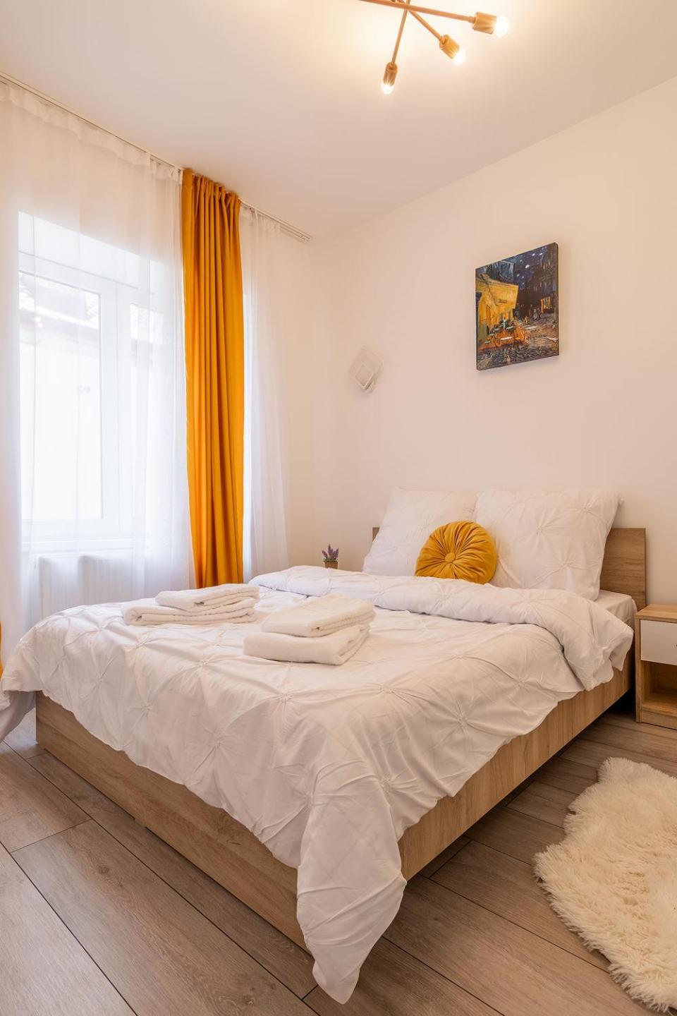 Old Town By Mm Host Apartamento Braşov Exterior foto