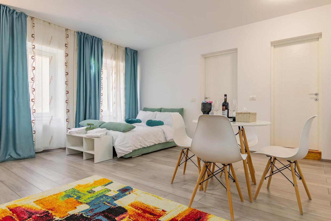 Old Town By Mm Host Apartamento Braşov Exterior foto