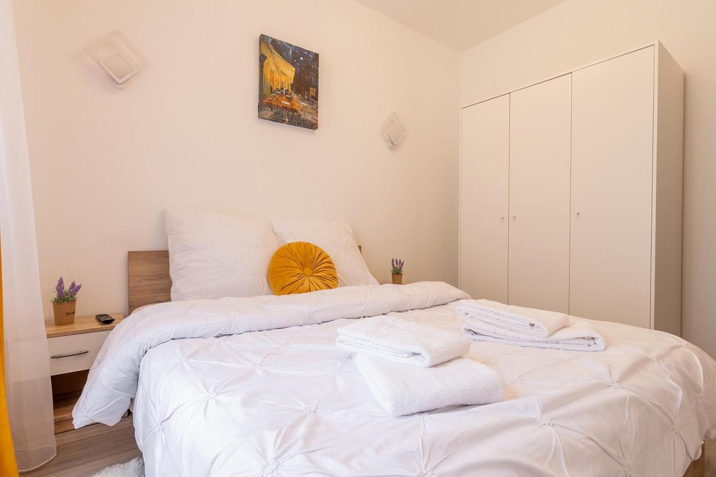 Old Town By Mm Host Apartamento Braşov Exterior foto
